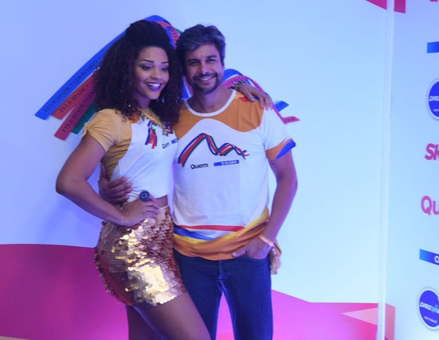 Juliana com o namorado, o diretor de cinema Ernani Nunes (Foto: Reprodução)